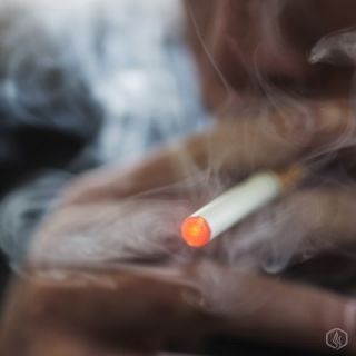 Manual and automatic e-cigarette