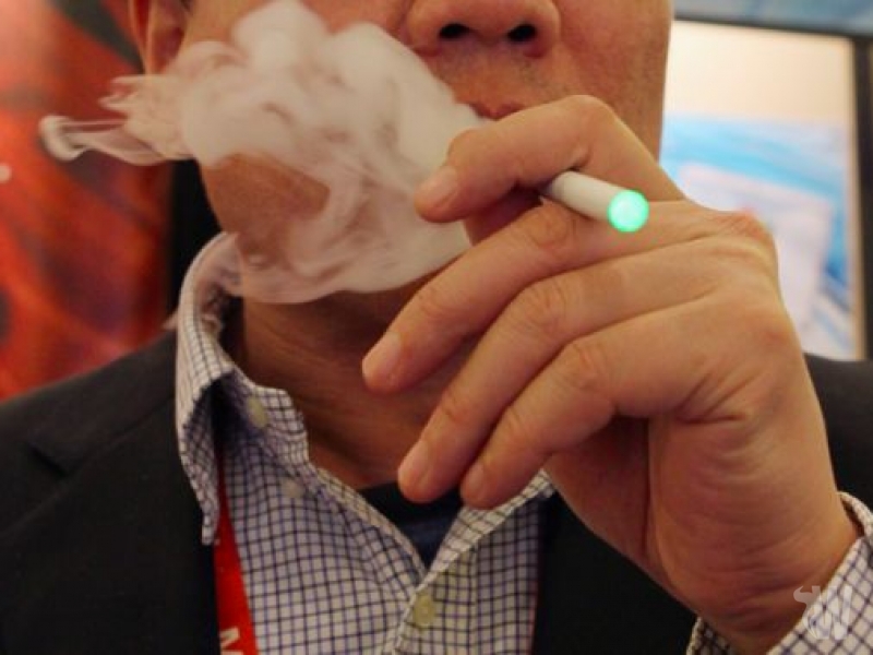 What is vaping and how do ecigarettes produce smoke ecigs explained