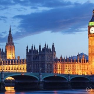 London introduces e-cigarette lounge