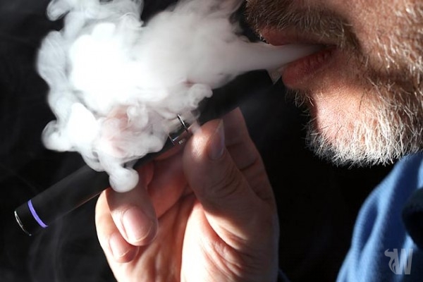 E-cigarettes fans upset about possible regulations